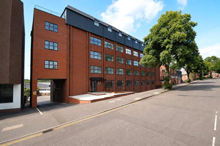1 Bedroom Flat To Rent In Station Road, Kettering, Northamptonshire, NN15