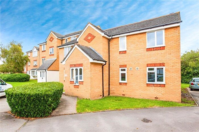 2 Bedroom Flat To Rent In Redford Close, Feltham, TW13