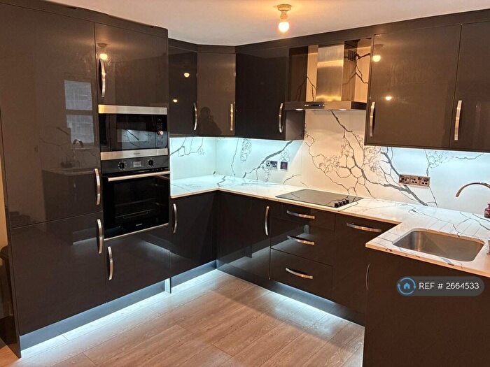 2 Bedroom Flat To Rent In Mill Street, Slough, SL2