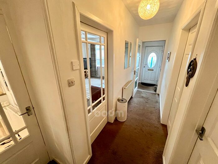 2 Bedroom Semi-Detached Bungalow For Sale In Shanks Crescent, Johnstone, PA5