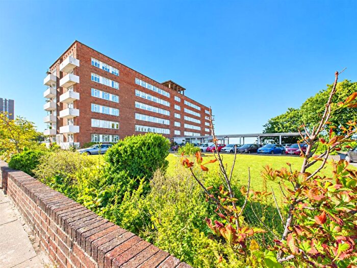2 Bedroom Flat For Sale In Portland Court, Wallasey, CH45