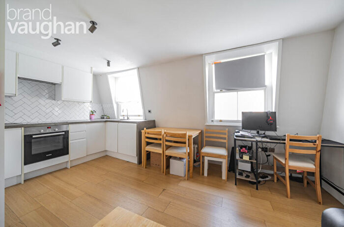 2 Bedroom Flat To Rent In Sillwood Place, Brighton, East Sussex, BN1