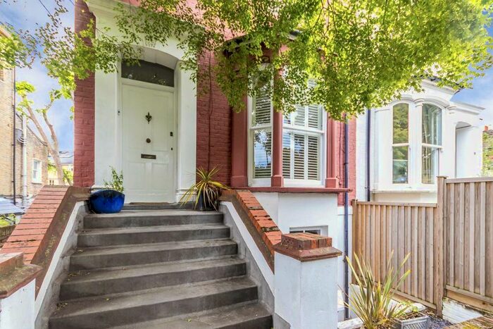 2 Bedroom Flat To Rent In Amyand Park Road, St Margarets, Twickenham, TW1