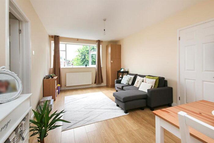 2 Bedroom Flat To Rent In Palmerston Road, N22
