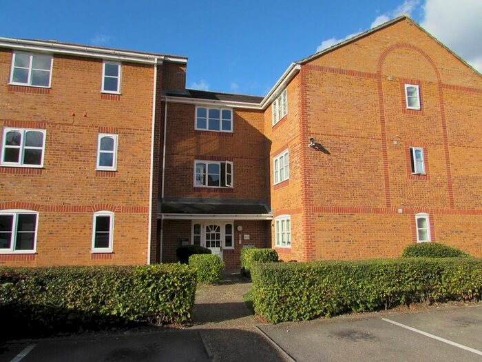 2 Bedroom Flat To Rent In Mullards Close, Mitcham, Surrey, CR4