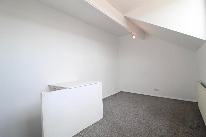 2 Bedroom End Of Terrace House To Rent In Woodville Crescent, Horsforth, Leeds, LS18