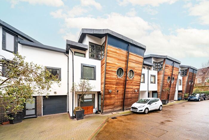4 Bedroom Semi-Detached House For Sale In Francis Bentley Mews, London, SW4