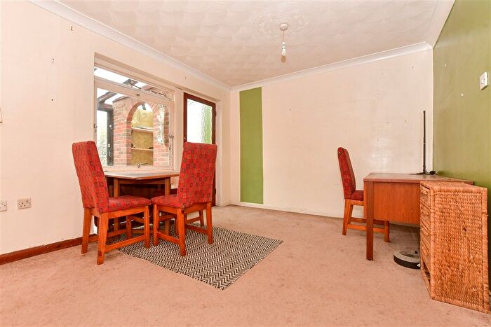 3 Bedroom End Of Terrace House For Sale In Downs Road, Canterbury, Kent, CT2