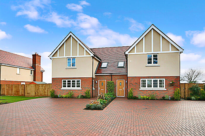 4 Bedroom Semi-Detached House To Rent In Rookery Road, CM4