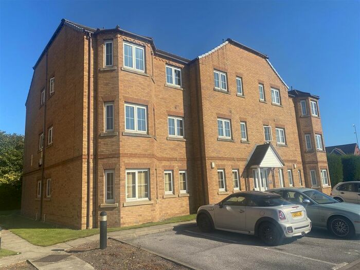 2 Bedroom Flat To Rent In Chandlers Court, Victoria Dock, Hull, HU9