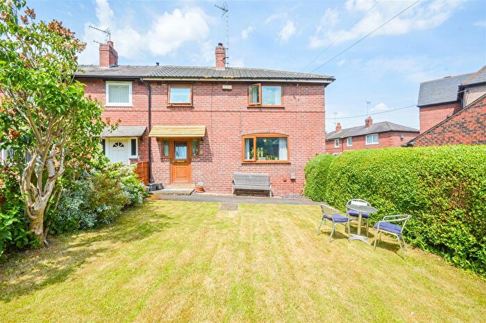 3 Bedroom End Terrace House For Sale In Longthorpe Lane, Lofthouse, Wakefield, WF3