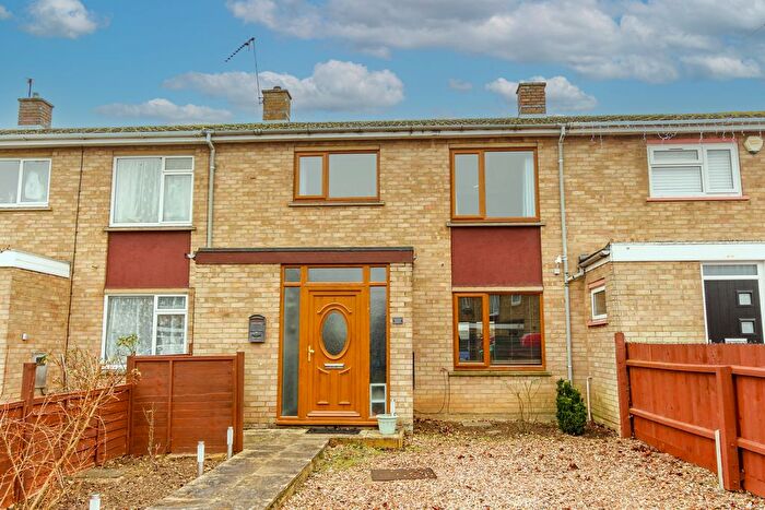 3 Bedroom Terraced House For Sale In Cowper Road, Wellingborough, NN8