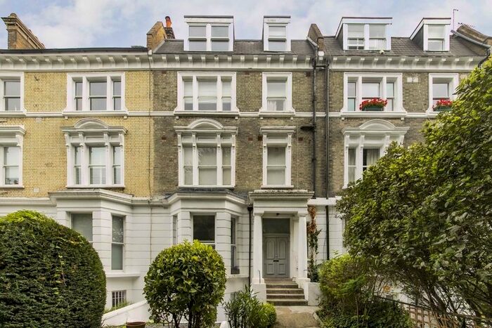 2 Bedroom Flat To Rent In Elsham Road, London, W14