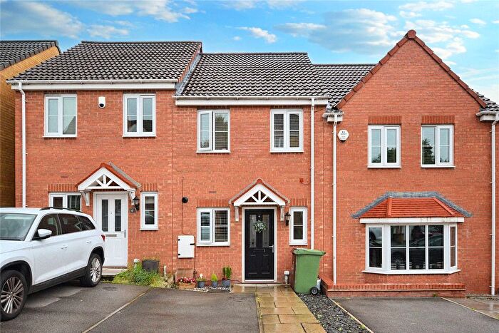 2 Bedroom Town House For Sale In Springfield Close, Lofthouse, Wakefield, West Yorkshire, WF3