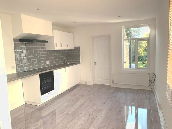 1 Bedroom Flat To Rent In High Street, Northwood HA6