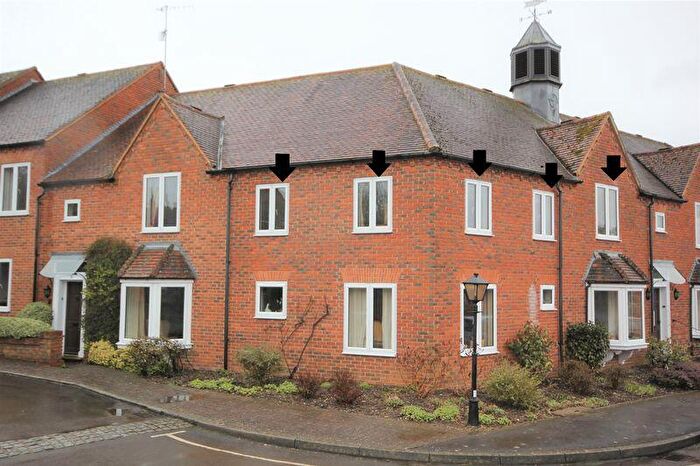 2 Bedroom Retirement Property For Sale In Islescourt, Ramsbury, SN8