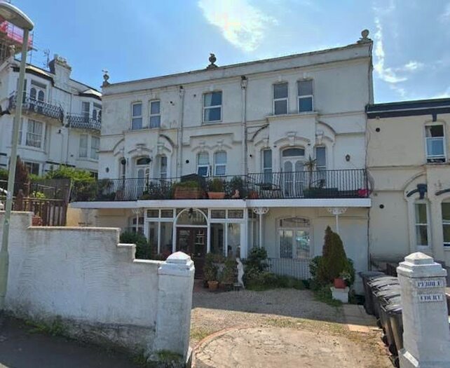 2 Bedroom Flat To Rent In Basement Flat, Pebble Court, Arcade Road, EX34