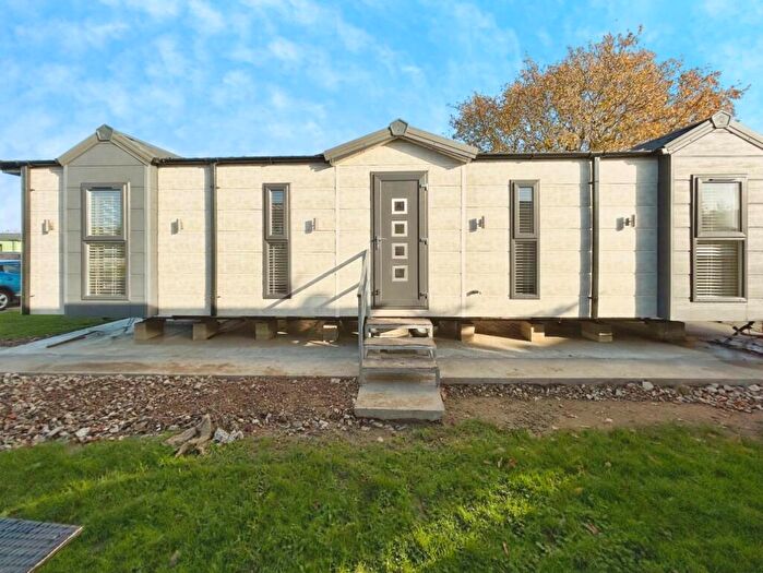 2 Bedroom Park Home For Sale In Burley Bank Road, Killinghall, Harrogate, HG3