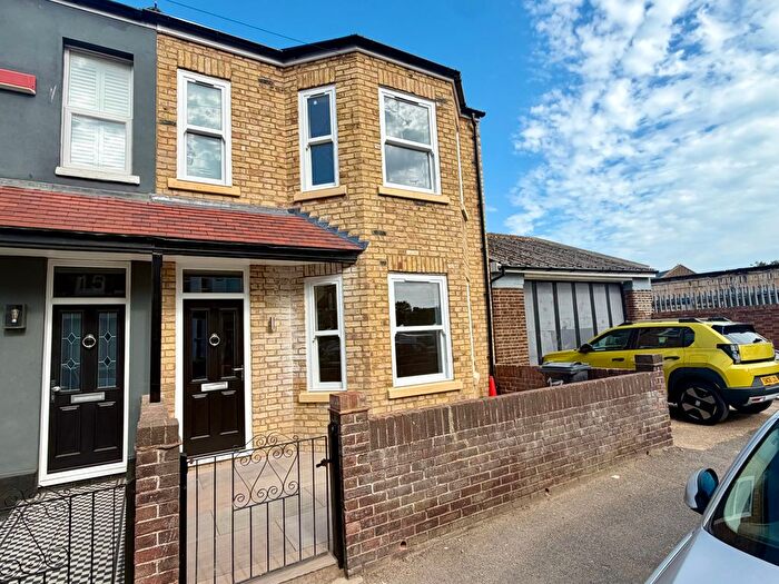 4 Bedroom Property To Rent In Crescent Road, Margate, CT9
