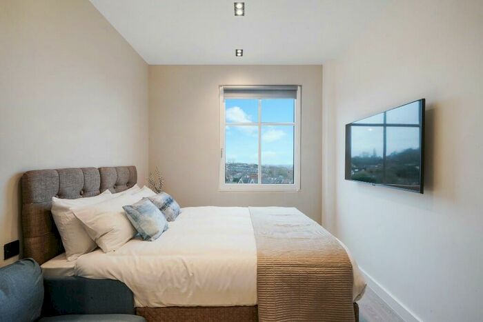 Studio To Rent In Cheviot Road, Southampton, Hampshire, SO16