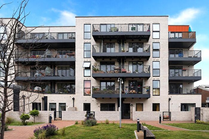1 Bedroom Flat For Sale In Cordage House, Walthamstow, London, E17