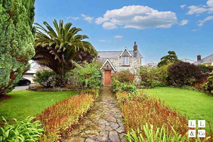 6 Bedroom Detached House For Sale In Park Crescent, Falmouth, TR11