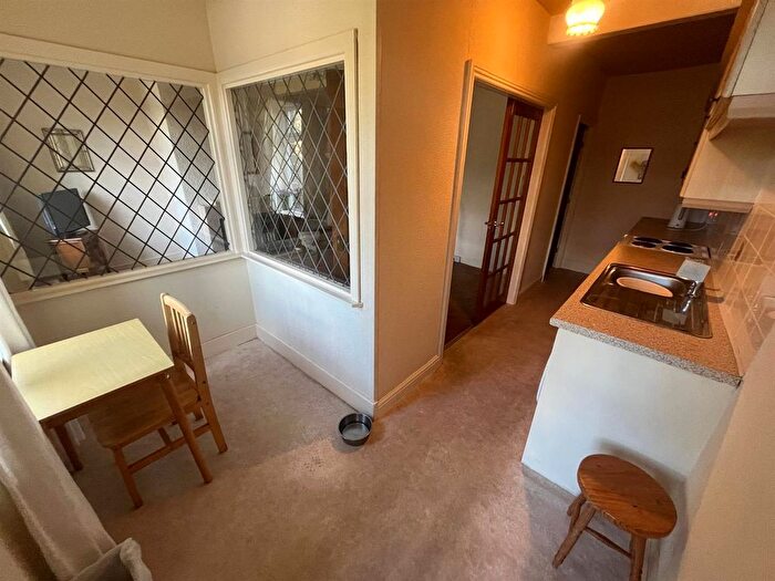 2 Bedroom Property For Sale In New Hey Road, Huddersfield, HD3