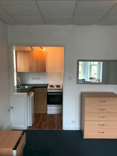 Studio To Rent In Westwood Road, Southampton, Hampshire, SO17