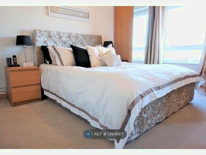 2 Bedroom Flat To Rent In Modern Style Bed, South Ockendon, RM15
