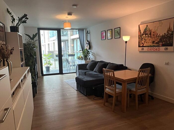 1 Bedroom Flat For Sale In Emery Way, London, E1W