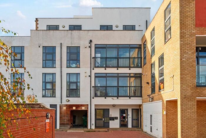 1 Bedroom Flat To Rent In Caxton Road, London, SW19