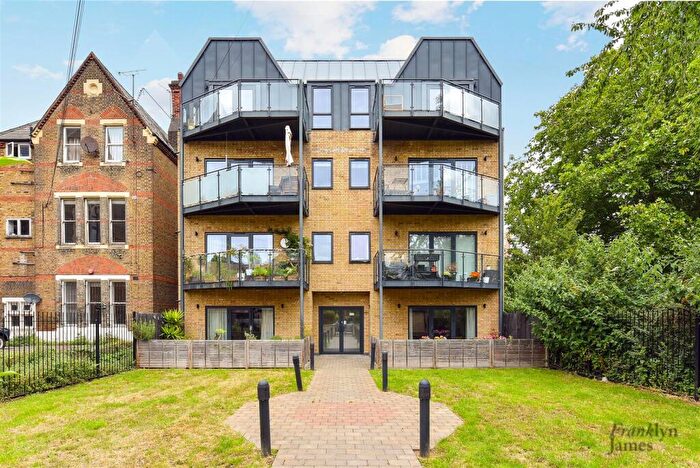 1 Bedroom Apartment For Sale In Bartlett Close, London, E14