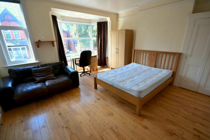 6 Bedroom Terraced House To Rent In Westcotes Drive, Leicester, LE3