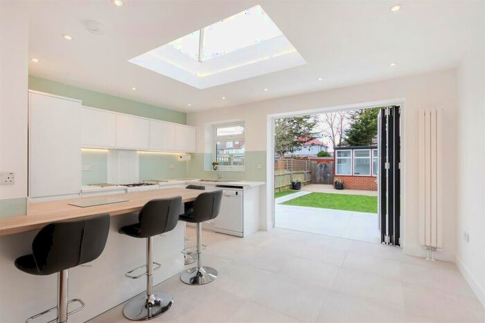 3 Bedroom Terraced House To Rent In Tennyson Avenue, Motspur Park, KT3