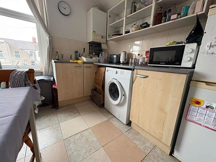 1 Bedroom Private Hall To Rent In Lisvane Street, Cathays, CF24