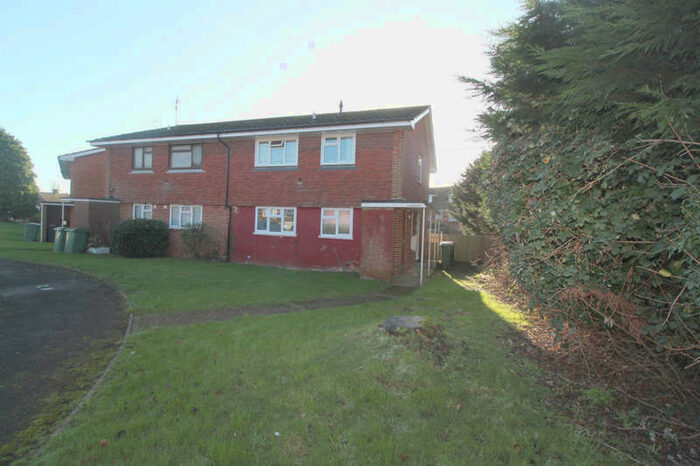 1 Bedroom Maisonette Flat To Rent In Turgis Close, Maidstone, ME17