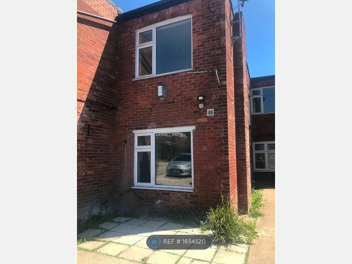 2 Bedroom Flat To Rent In Bournemouth Road, Poole, BH14