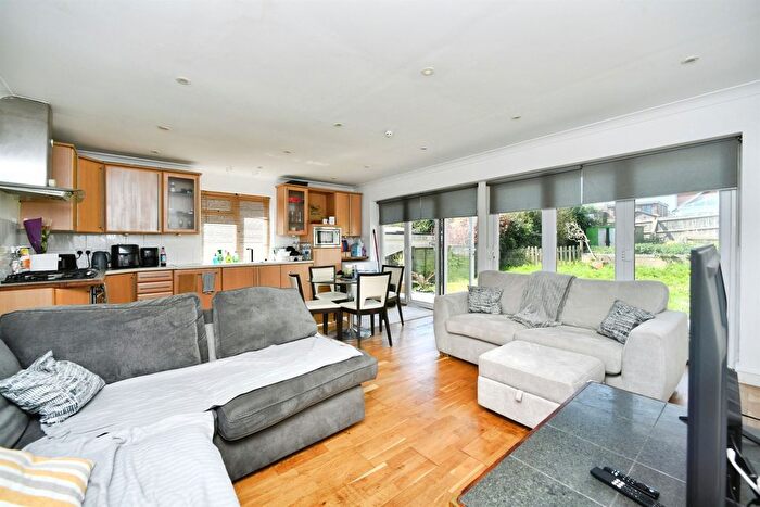 4 Bedroom Detached Bungalow For Sale In Falmer Road, Brighton, BN2