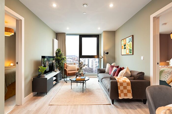 2 Bedroom Flat To Rent In Holland Street, Glasgow, G2