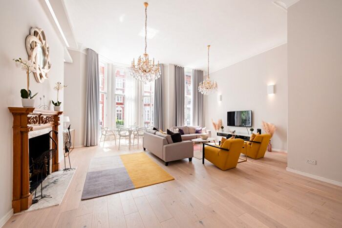 2 Bedroom Flat To Rent In Pont Street, London, SW1X