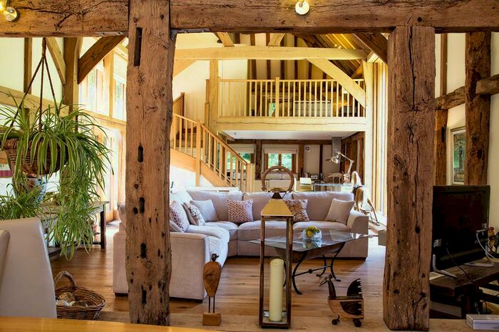 1 Bedroom Barn Conversion To Rent In Brookwood, GU24