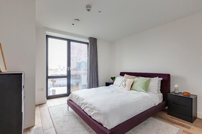 1 Bedroom Flat To Rent In Three Colts Lane, London, E2