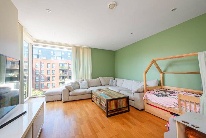 1 Bedroom Flat For Sale In Zenith Close, Colindale, London, NW9