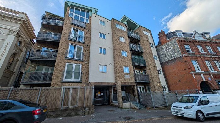 2 Bedroom Flat To Rent In Rendezvous Street, Folkestone, Kent, CT20