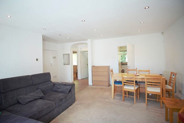 2 Bedroom Flat To Rent In White House Drive, Stanmore, HA7