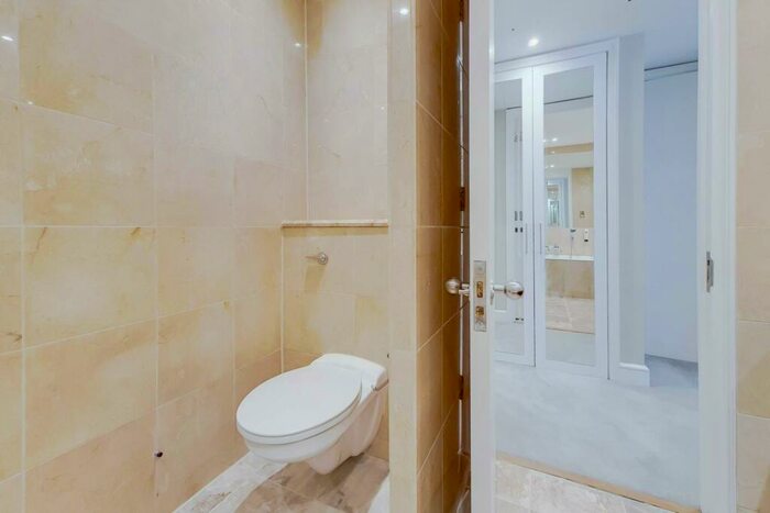 2 Bedroom Flat To Rent In Circus Apartments, Canary Wharf, London, E14