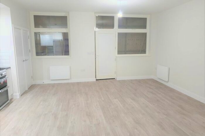 3 Bedroom Detached House To Rent In Oxleas, London, E6