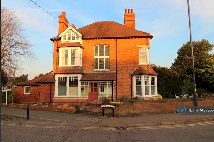 2 Bedroom Flat To Rent In Manor House, Rugby, CV21