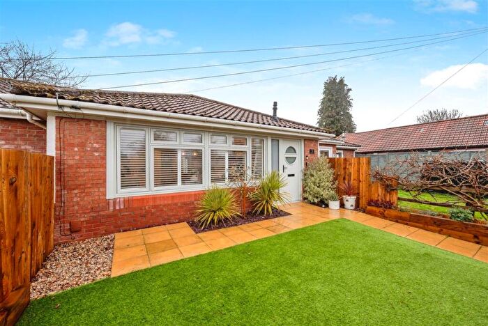 2 Bedroom Terraced Bungalow For Sale In Chestnut Drive, Buxton, Norwich, NR10