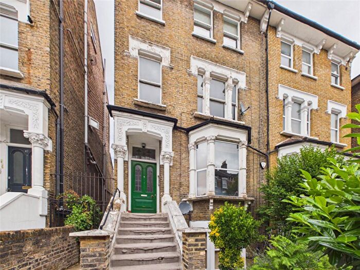 2 Bedroom Flat To Rent In Downs Road, Hackney, E5